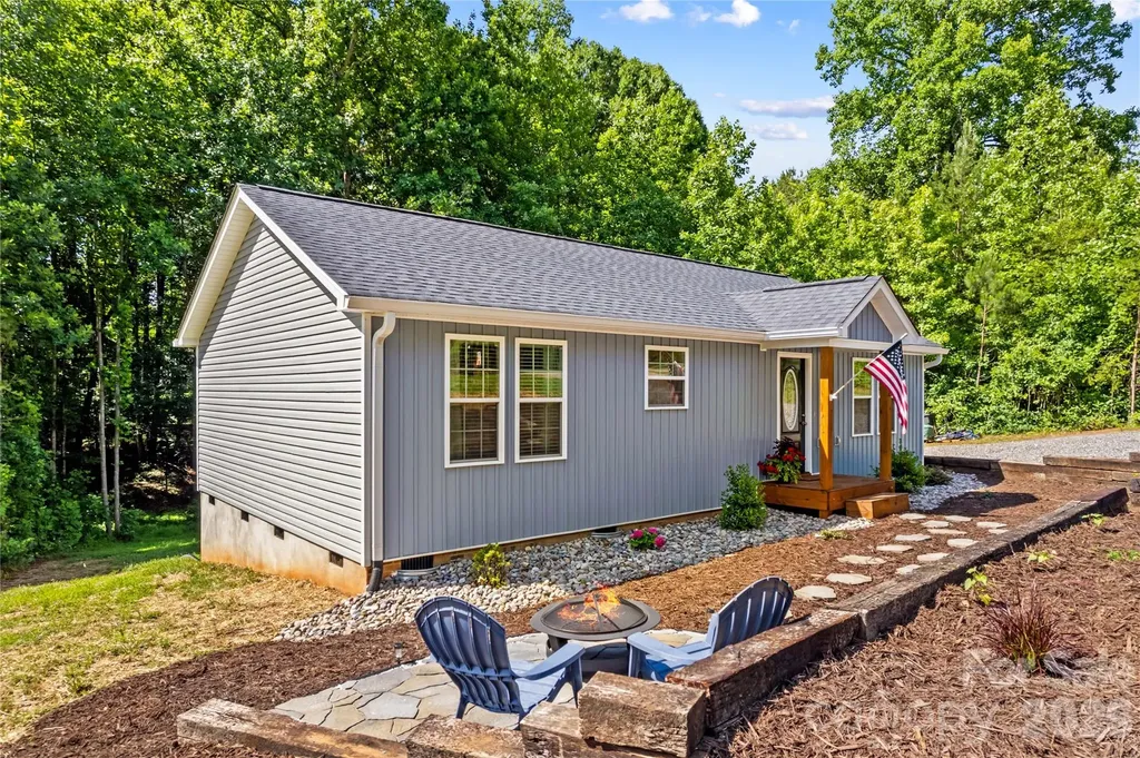 122 S Yadkin River Road Statesville NC 28625
