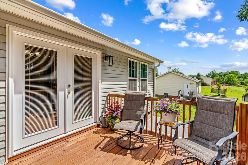 122 S Yadkin River Road Statesville NC 28625
