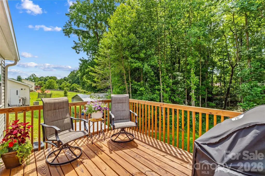 122 S Yadkin River Road Statesville NC 28625