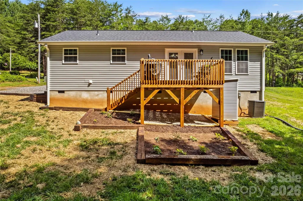 122 S Yadkin River Road Statesville NC 28625