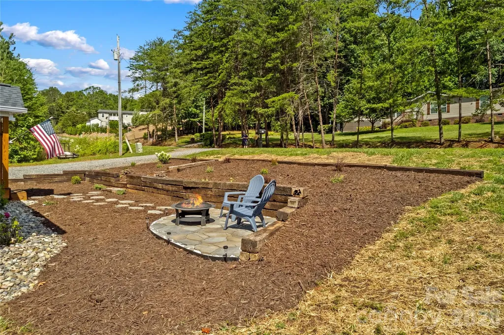 122 S Yadkin River Road Statesville NC 28625