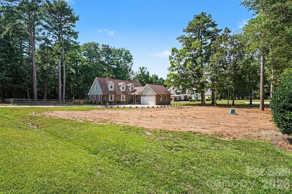 4724 Weddington Matthews Road Matthews NC 28104