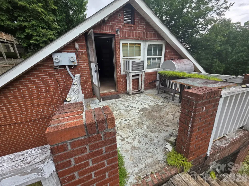 78 S Brooks Cove Road Candler NC 28715