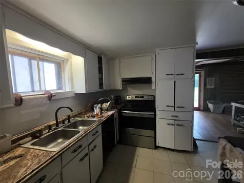 78 S Brooks Cove Road Candler NC 28715