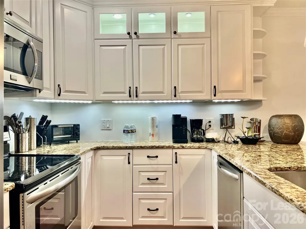 1323 Queens Road Charlotte NC 28207
