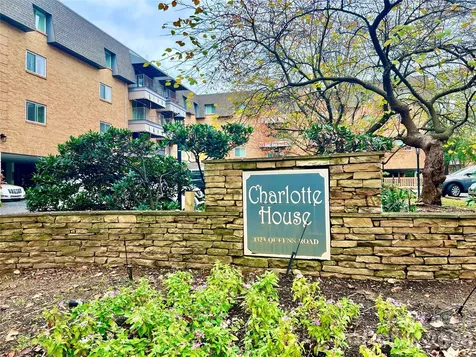1323 Queens Road Charlotte NC 28207