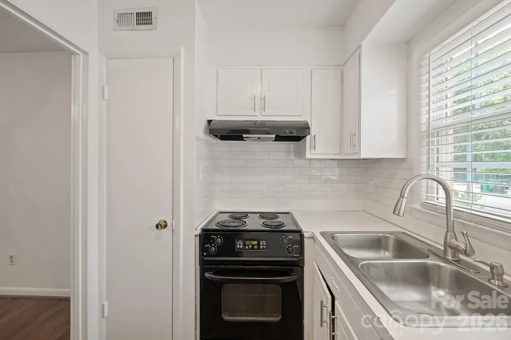 4609 Coronado Drive Charlotte NC 28212