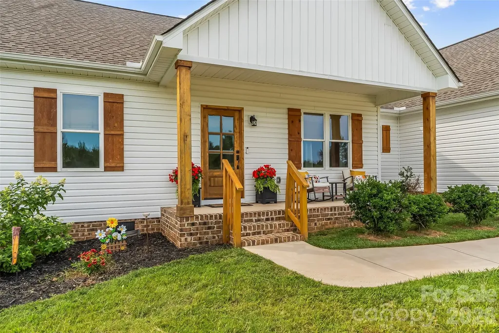 1459 Malden Court Crouse NC 28033