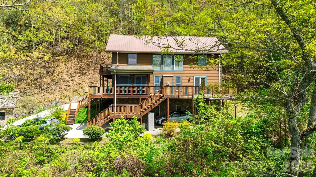 1602 Forest Run Road Sylva NC 28779