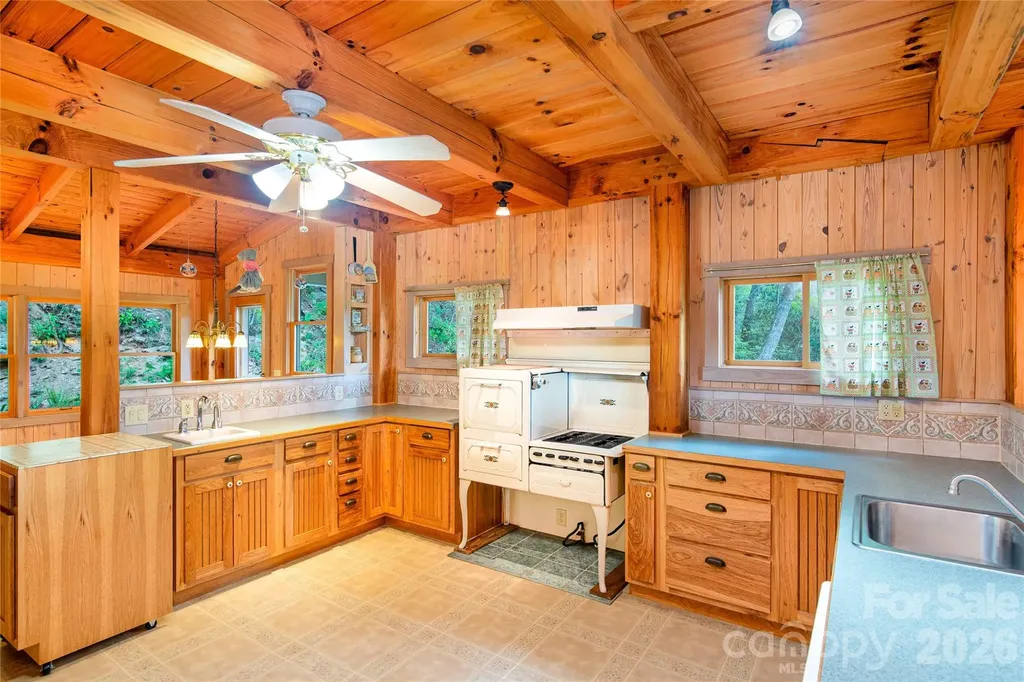 1602 Forest Run Road Sylva NC 28779