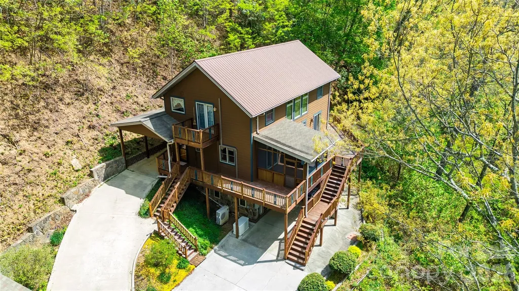 1602 Forest Run Road Sylva NC 28779