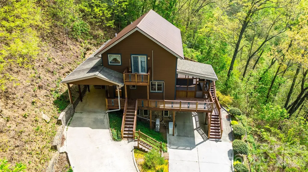 1602 Forest Run Road Sylva NC 28779