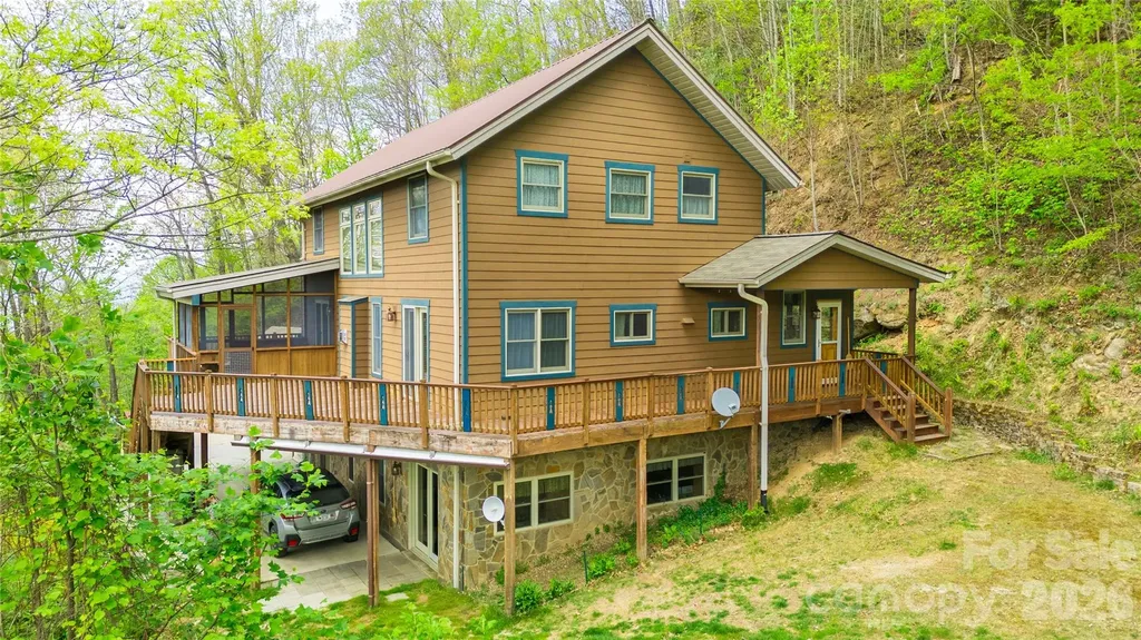 1602 Forest Run Road Sylva NC 28779