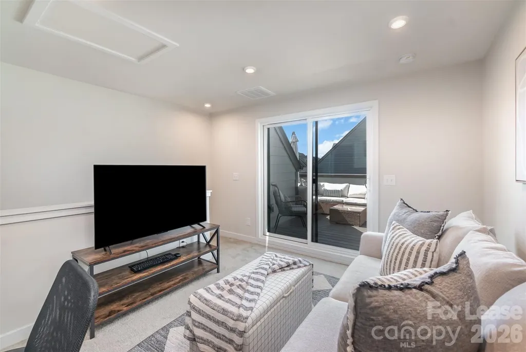 4742 Chastain Avenue Charlotte NC 28217