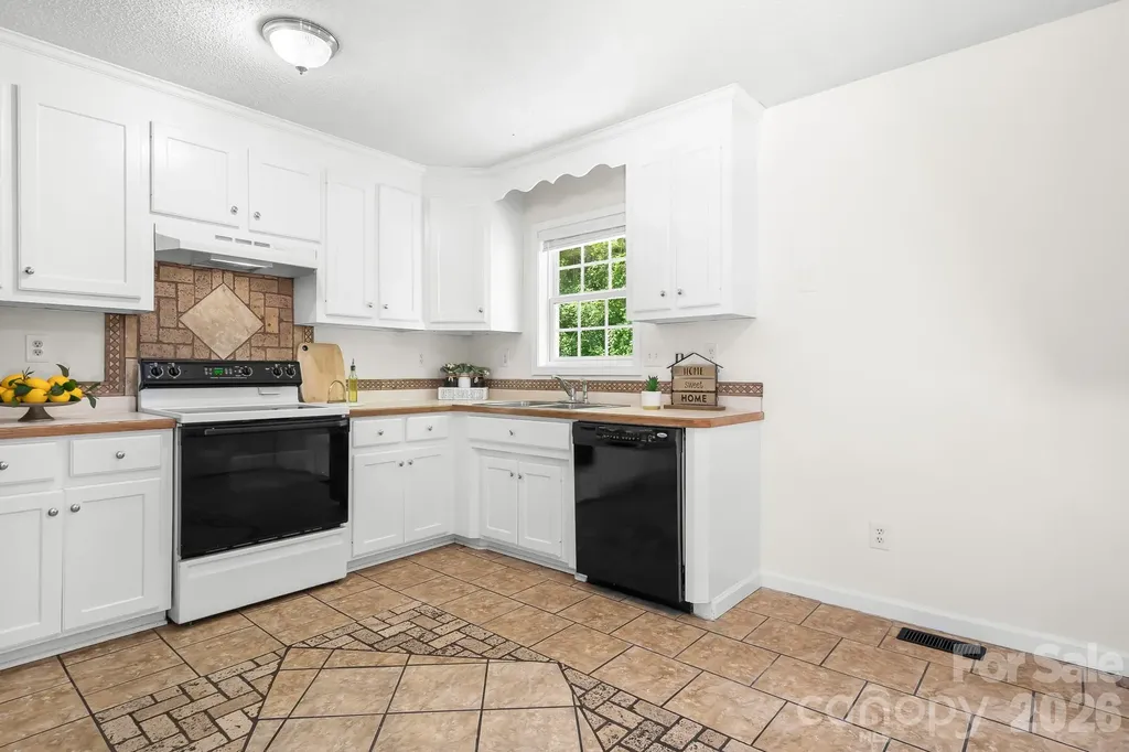 218 Vernon Street Cherryville NC 28021