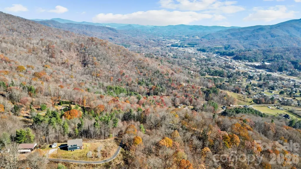 10 Peacock Lane Burnsville NC 28714