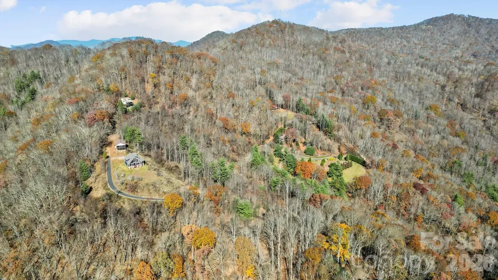10 Peacock Lane Burnsville NC 28714