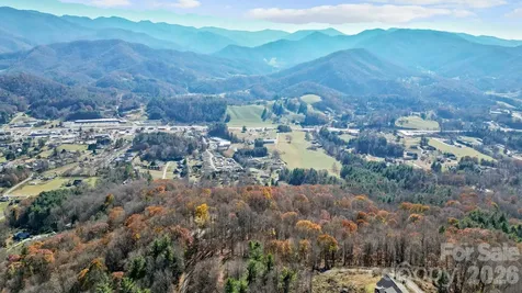 10 Peacock Lane Burnsville NC 28714