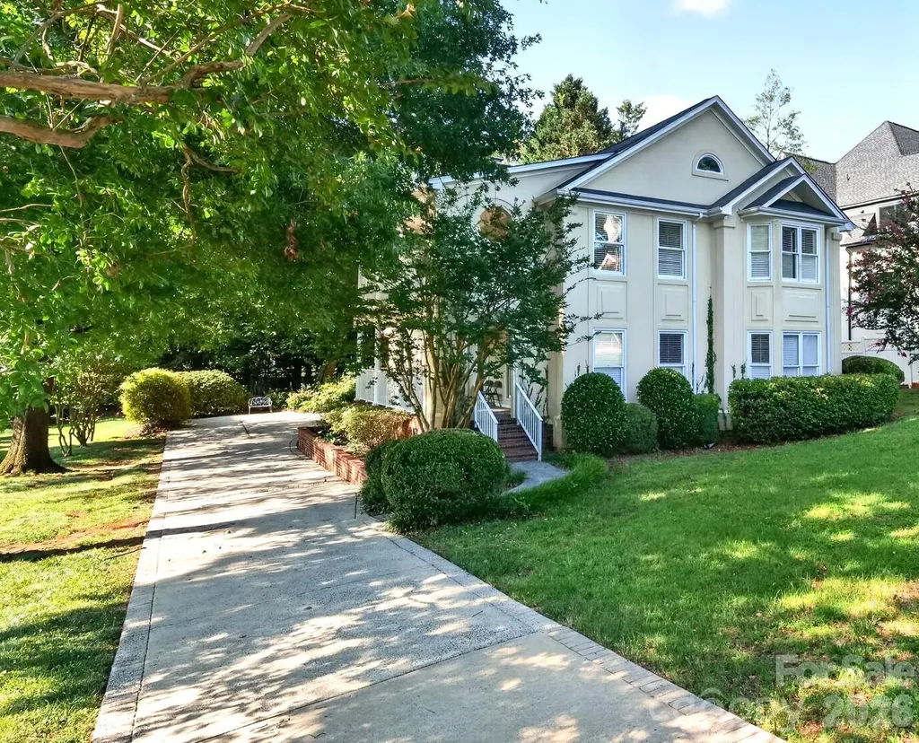 516 Shelton Street Charlotte NC 28270