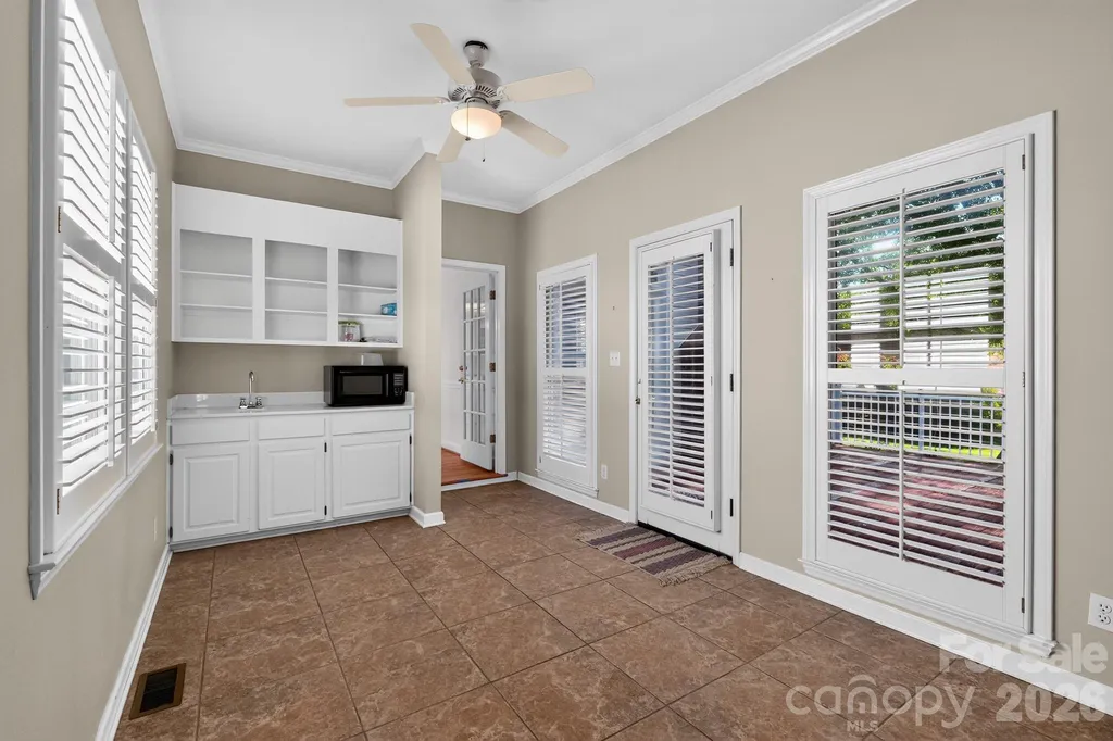 516 Shelton Street Charlotte NC 28270