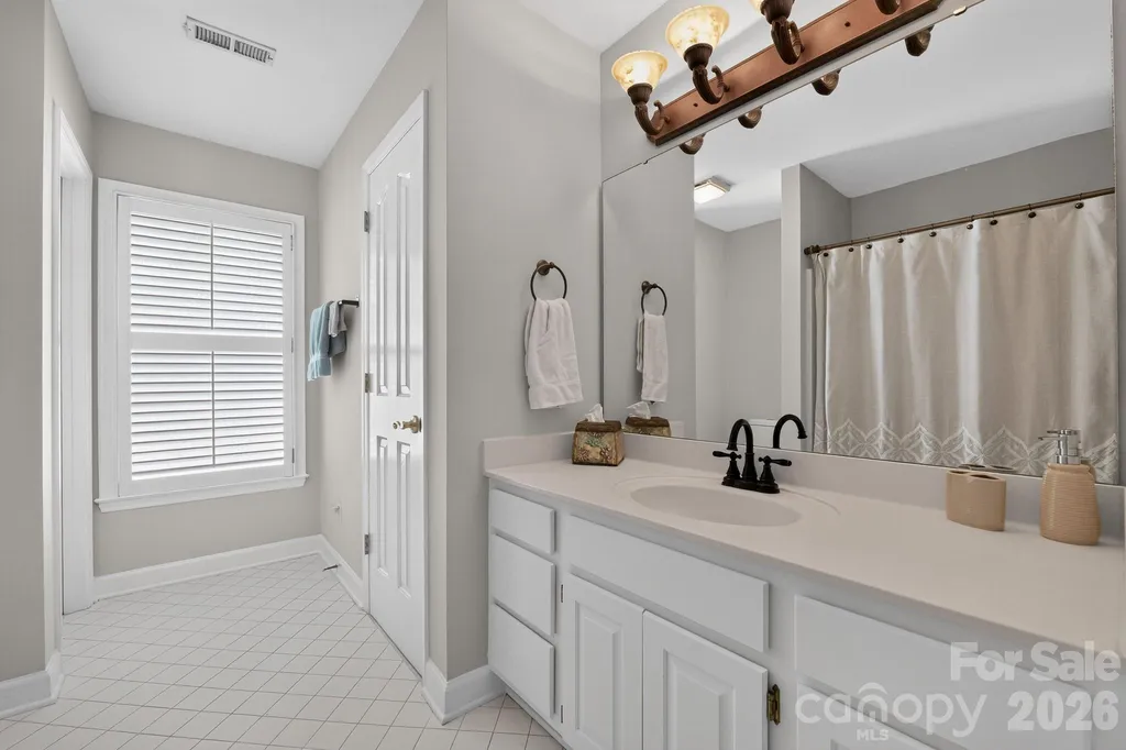 516 Shelton Street Charlotte NC 28270