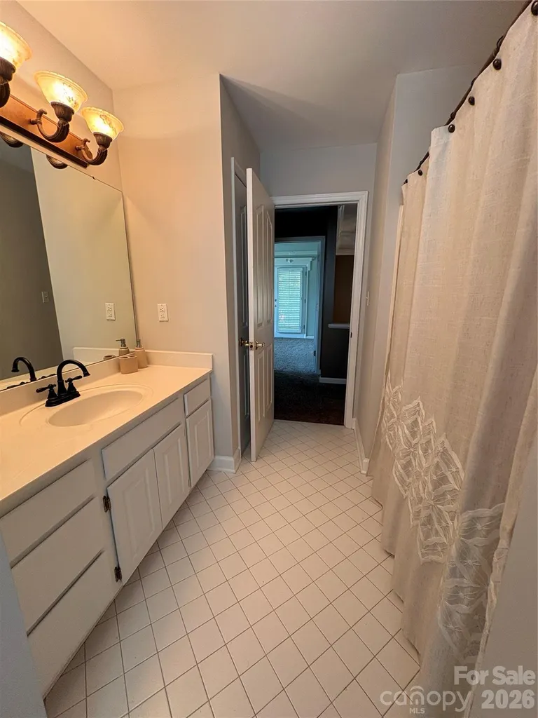 516 Shelton Street Charlotte NC 28270