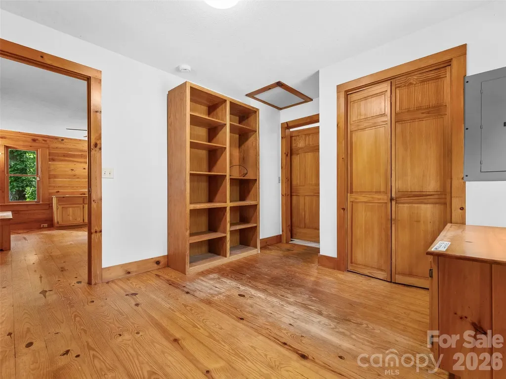 549 Henderson Street Saluda NC 28773
