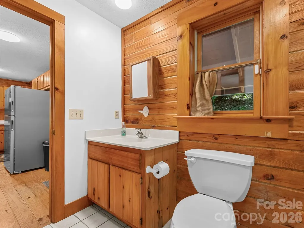 549 Henderson Street Saluda NC 28773