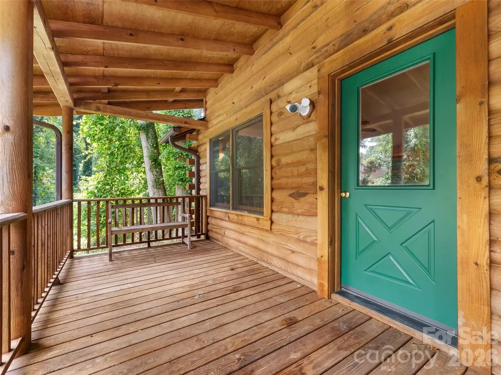 549 Henderson Street Saluda NC 28773