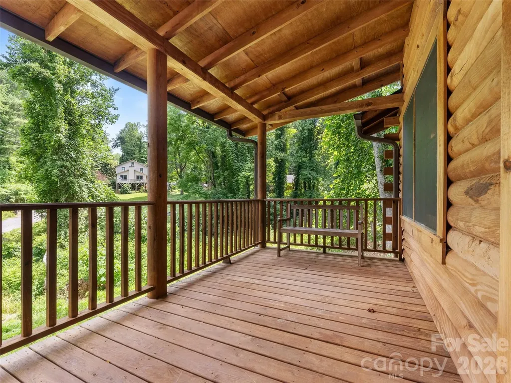 549 Henderson Street Saluda NC 28773