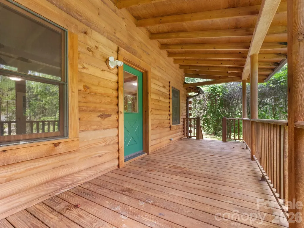 549 Henderson Street Saluda NC 28773