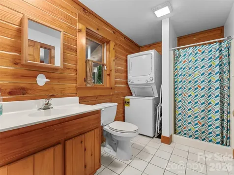 549 Henderson Street Saluda NC 28773