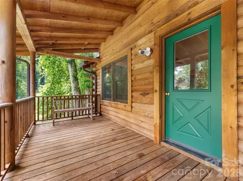 549 Henderson Street Saluda NC 28773