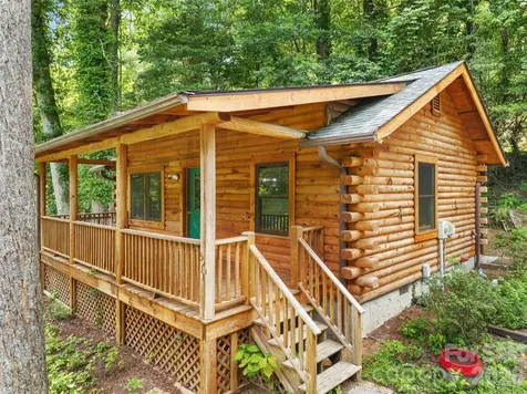 549 Henderson Street Saluda NC 28773