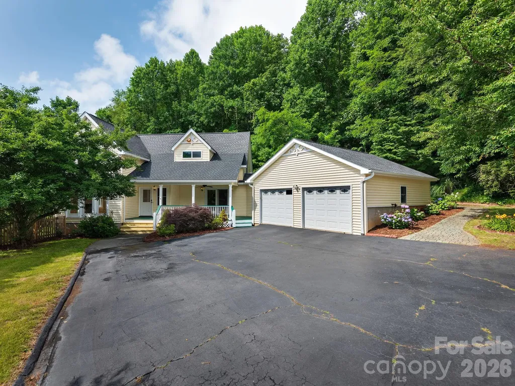 30 Apple Tree Way Asheville NC 28805