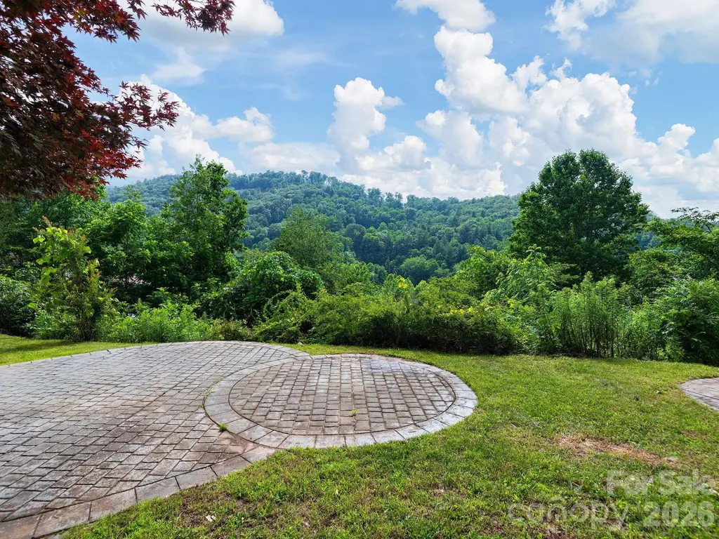 30 Apple Tree Way Asheville NC 28805