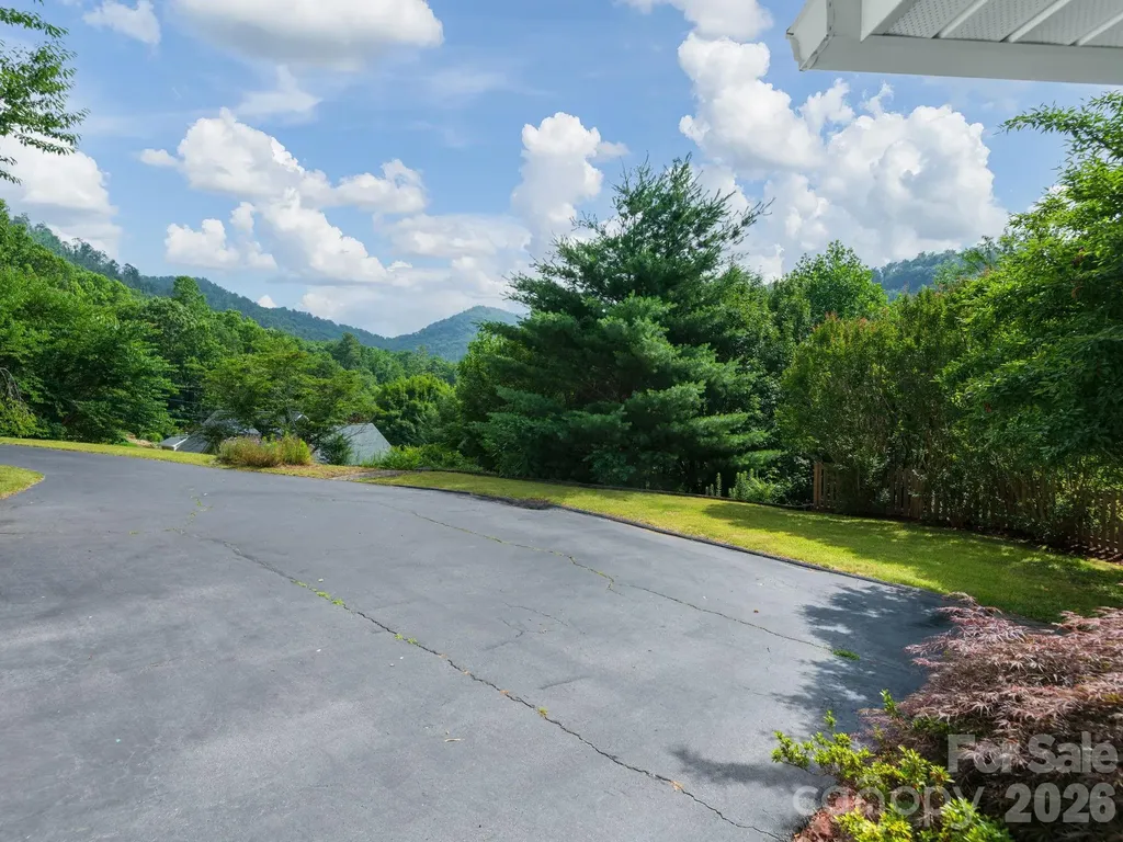 30 Apple Tree Way Asheville NC 28805