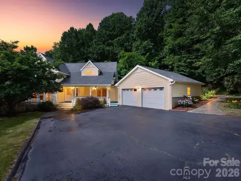 30 Apple Tree Way Asheville NC 28805