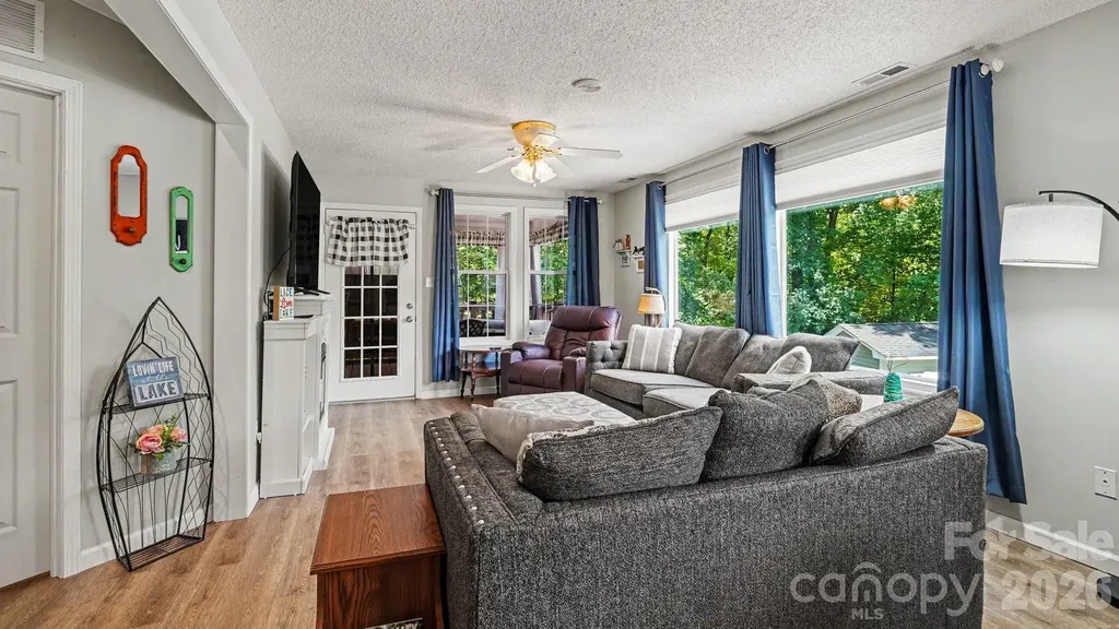 113 Lake View Drive New London NC 28127