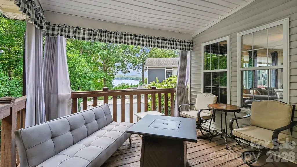 113 Lake View Drive New London NC 28127