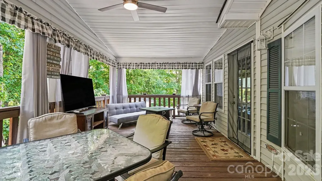 113 Lake View Drive New London NC 28127