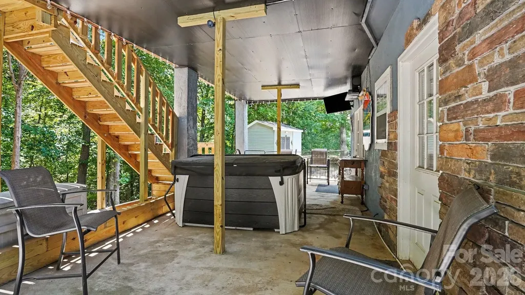 113 Lake View Drive New London NC 28127