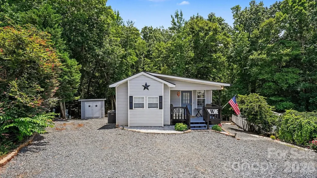 113 Lake View Drive New London NC 28127