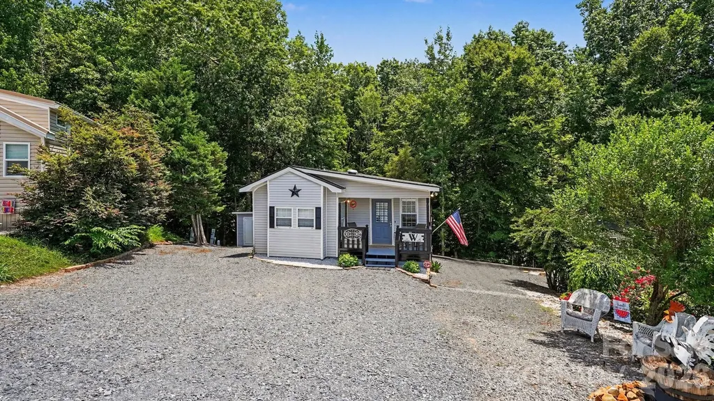 113 Lake View Drive New London NC 28127