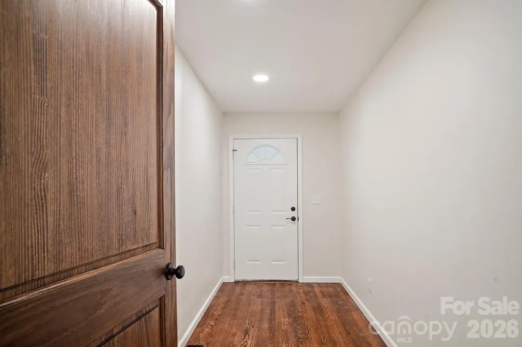 98 N Pinecrest Lane Hendersonville NC 28739