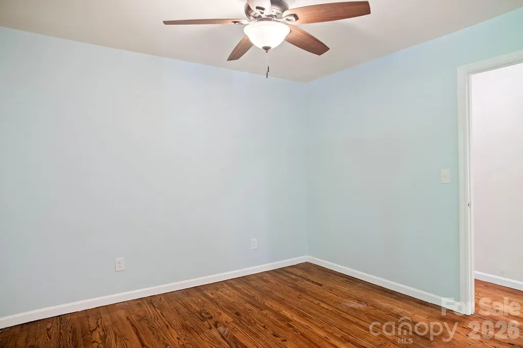98 N Pinecrest Lane Hendersonville NC 28739