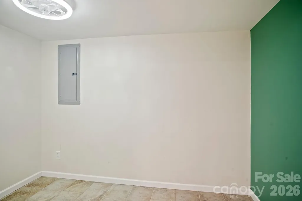 98 N Pinecrest Lane Hendersonville NC 28739
