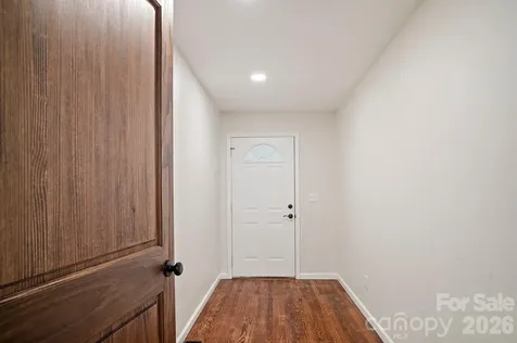 98 N Pinecrest Lane Hendersonville NC 28739