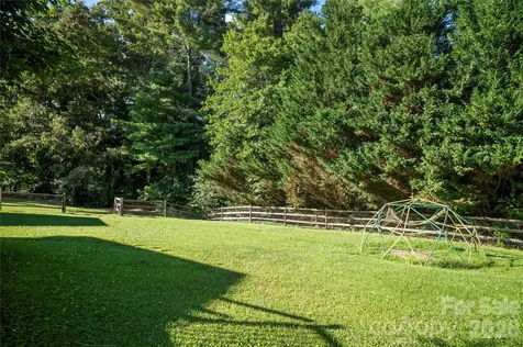 98 N Pinecrest Lane Hendersonville NC 28739