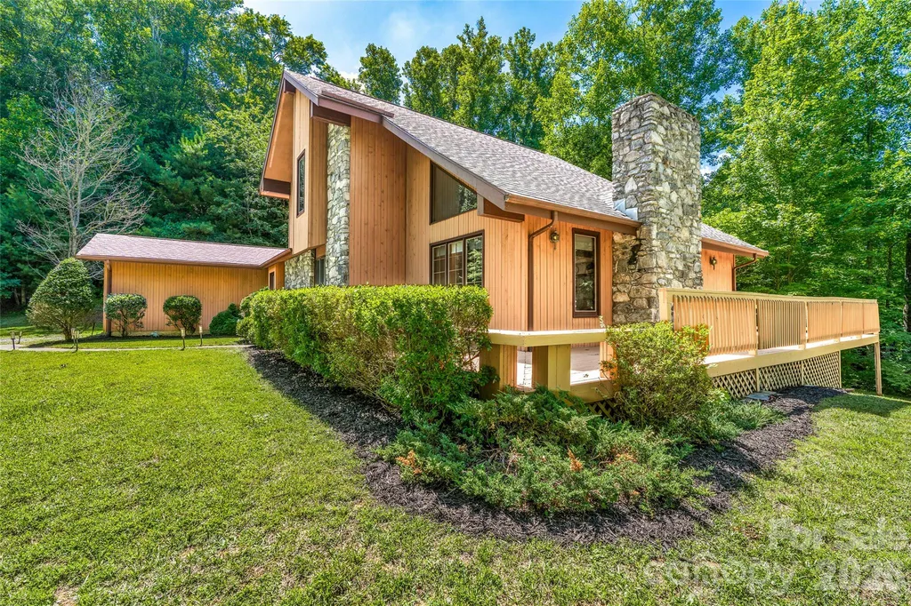340 Sugar Hollow Road Fairview NC 28730